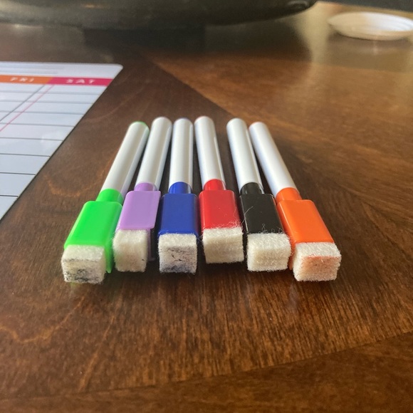 Chore chart, daily planner, and markers - Picture 6 of 9